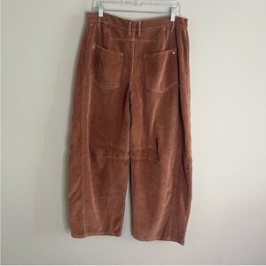 We The Free good luck mid rise barrel leg Corduroy Pant